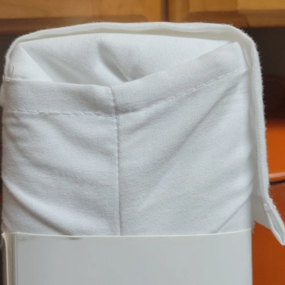 Bedskirt,King,New,White,in fabric bag..NWT
